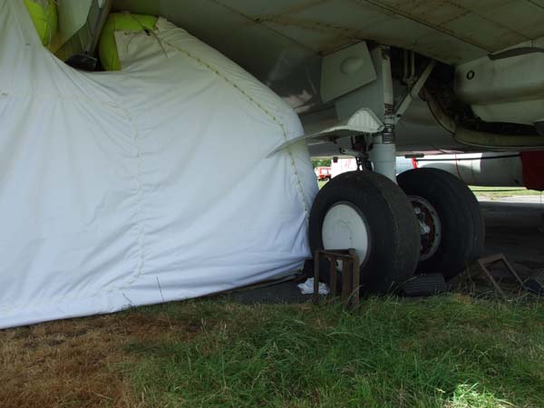 Inflatable Hanger
